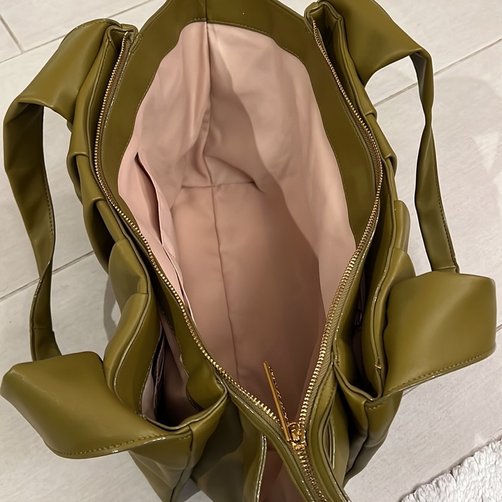 NWT Green tote - Picture 9 of 12